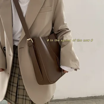 Нова дамска кожена чанта-торба, гъвкав модерна чанта-месинджър голям капацитет през рамо